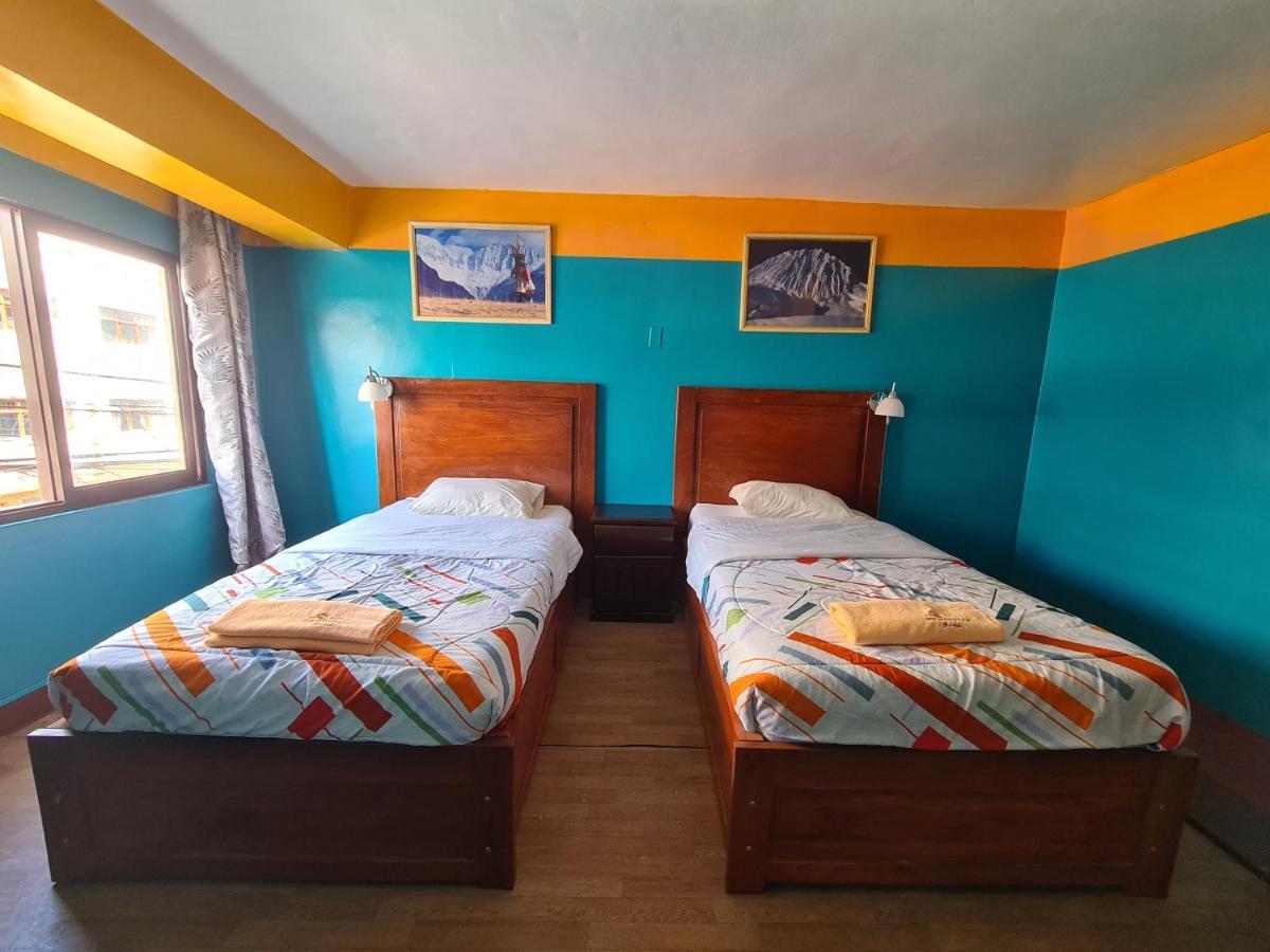 Big Mountain Hostel Уарас Екстериор снимка