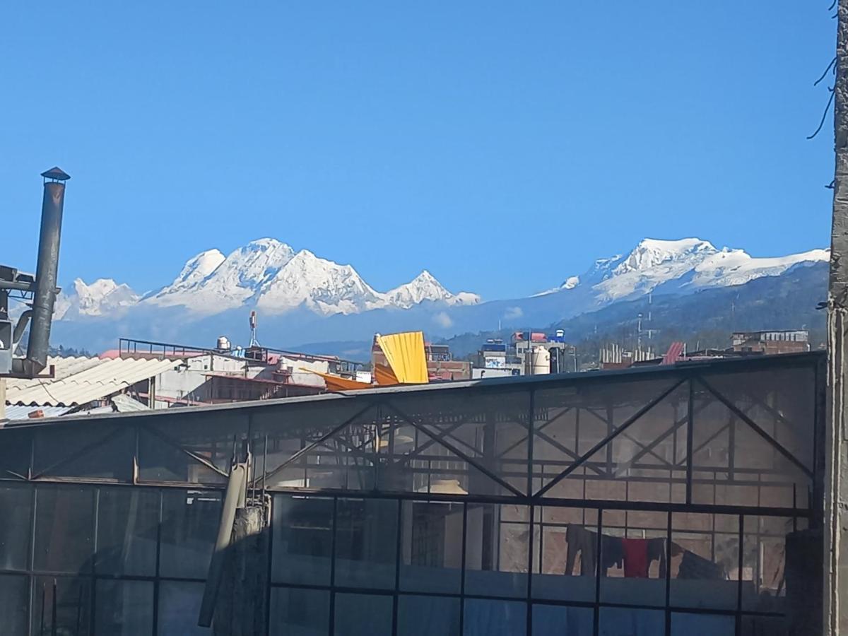 Big Mountain Hostel Уарас Екстериор снимка